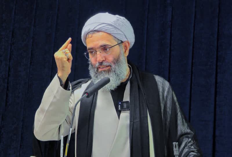 امام جمعه قشم: پیشرفت کشور نباید معطل مذاکرات شود