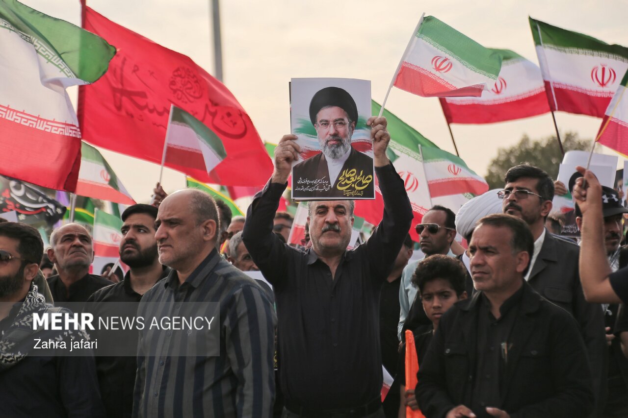 اجتماع بیعت با سومین رهبر انقلاب در بندرعباس