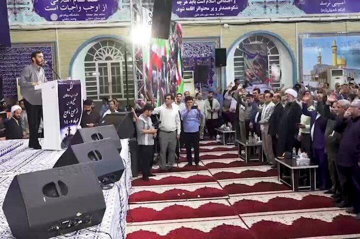 مداحی حاج مهدی رسولی در مراسم شهدای خلیج فارس