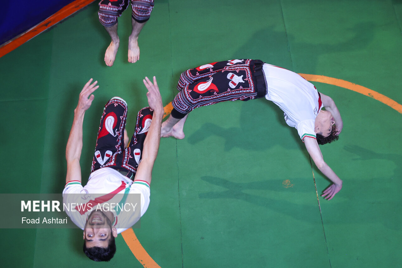 آئین نواخته شدن زنگ انقلاب در زورخانه شهید فهمیده