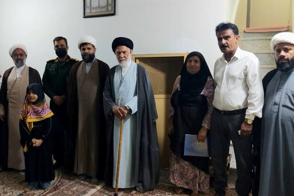 امام جمعه دیّر: مادران شهدا الگوی ایستادگی و مقاومت هستند