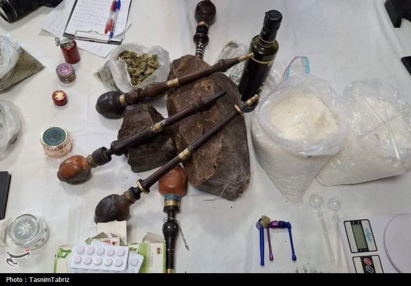 کشف 840 کیلوگرم مواد مخدر و 6 قبضه سلاح در مرزهای کشور