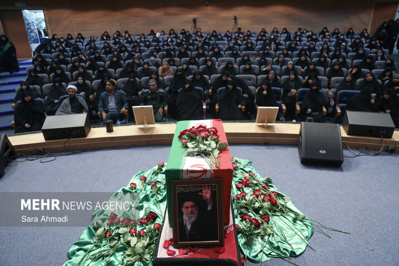 رستاخیز زنان نوغان در مشهد؛ تجدید میثاق با آرمان‌های انقلاب