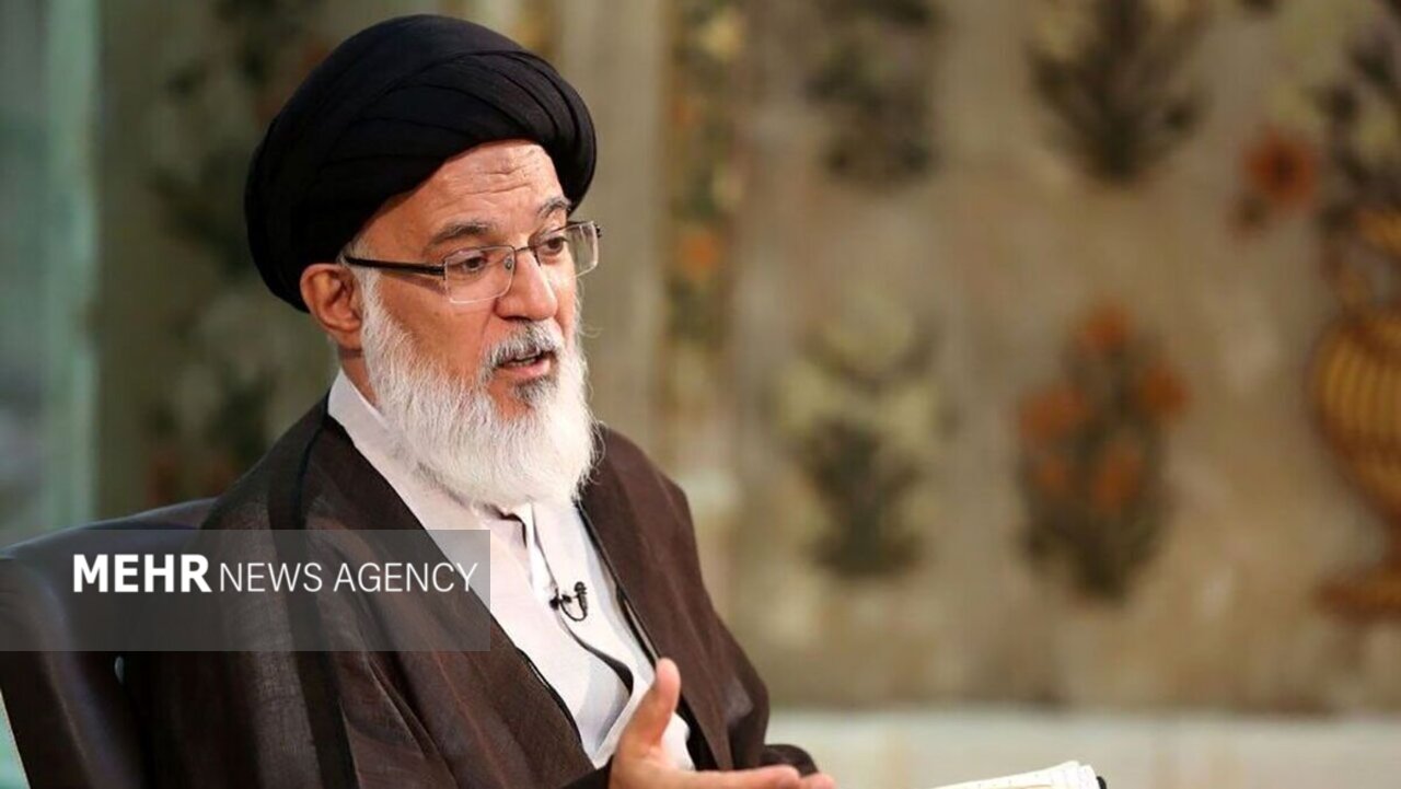 «مؤمن» از عربده فرعون، نمرود و مستکبر نمی‌ترسد