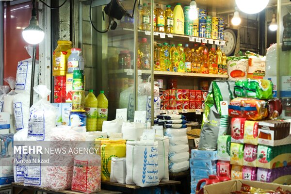 انبارهای کالاهای اساسی پر است و مشکلی در تأمین وجود ندارد
