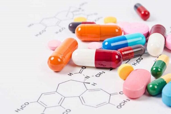 تبلیغات غیرقانونی دارو بر روی تابلوهای کلینیک; نهاد ناظر کجاست؟
