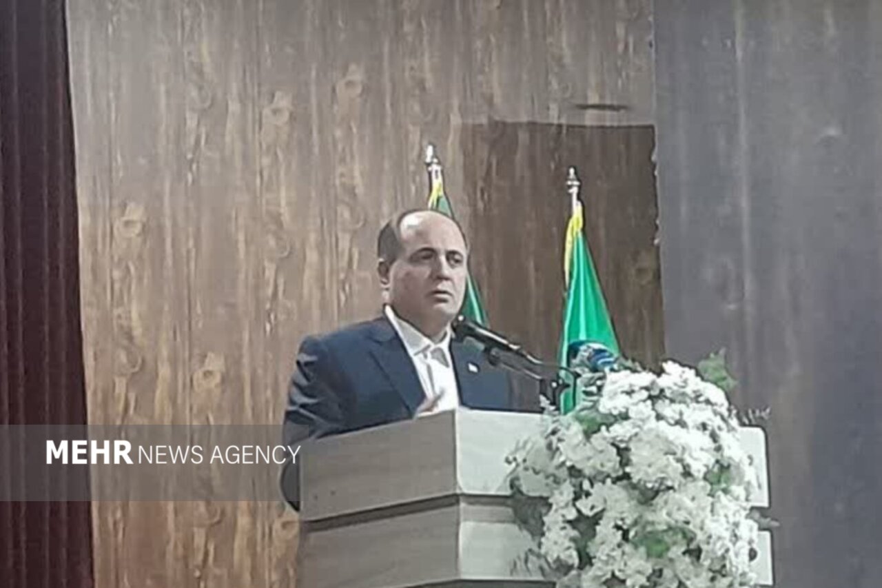 نوری قزلجه: امسال حداقل یک میلیون تن سیب باید صادر شود