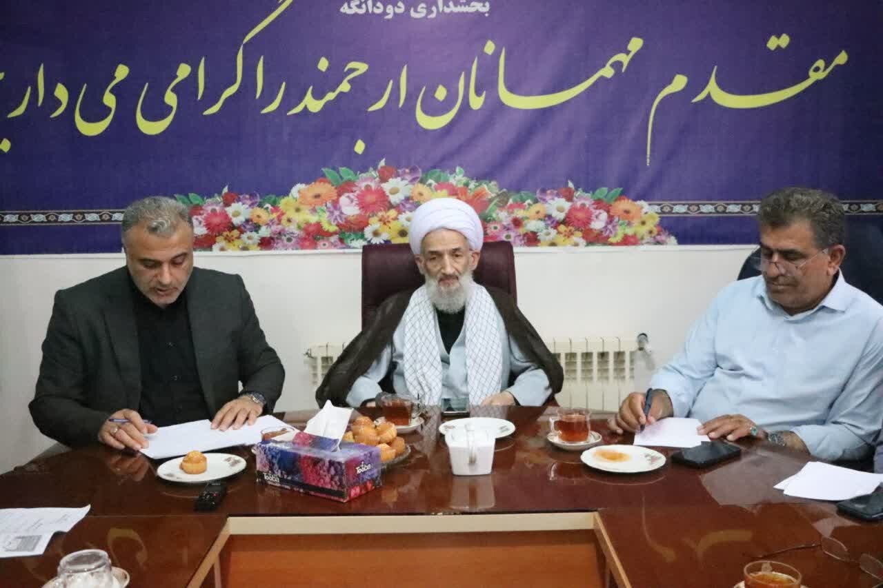 آیت الله لائینی: اراضی مولد روستاها نباید قربانی ساخت‌وساز شود