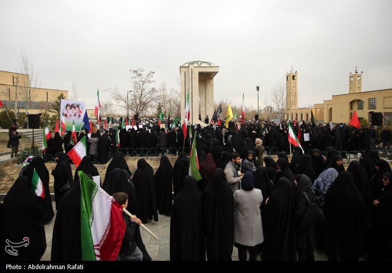 حمایت دانشجویان همدانی از رهبر جدید انقلاب+تصویر