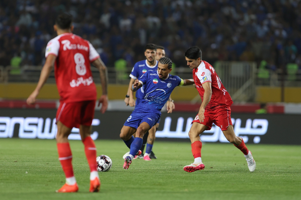 استقلال 1-1 پرسپولیس/ تساوی در نصف جهان، نمایش قابل قبول سرخابی ها در دربی 107+ فیلم‌گل ها