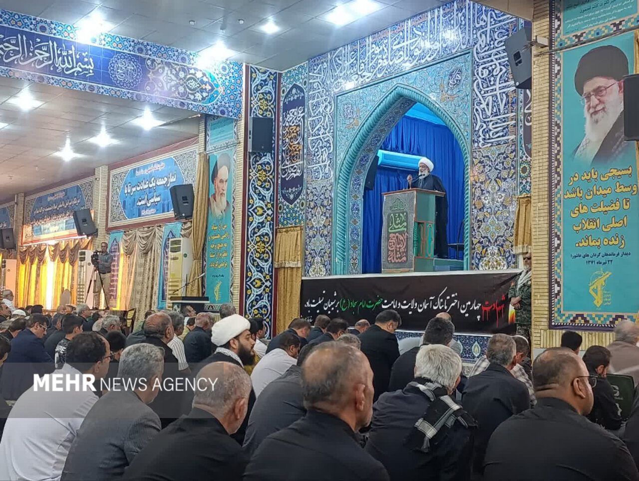 امام جمعه بوشهر: مسئولان برای مهار گرانی با تمام ظرفیت وارد میدان شوند