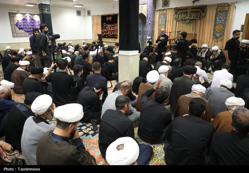 بزرگداشت رهبر شهید از سوی آیت‌الله جوادی آملی در قم برگزار شد+ عکس