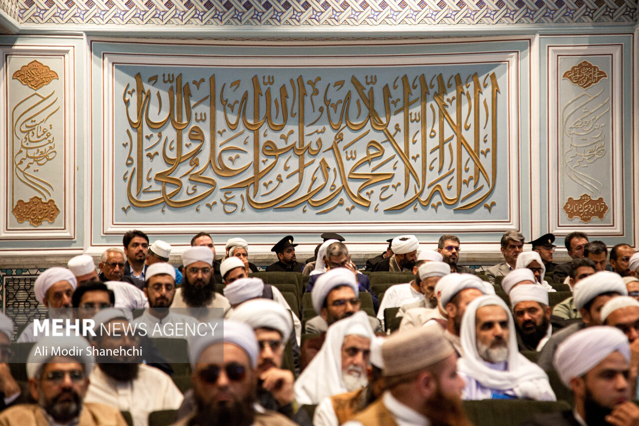 حضور علما و اندیشمندان حاضر در چهلمین کنفرانس بین‌المللی وحدت اسلامی