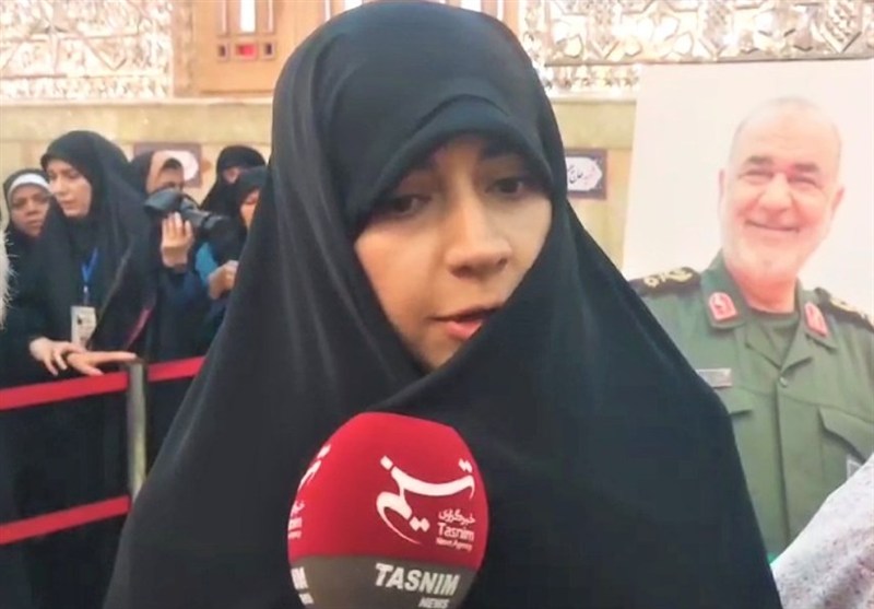 دختر شهید سلامی برمزار پدر؛روایت وداع بافرمانده‌ای ازجنس مجاهدت وایمان