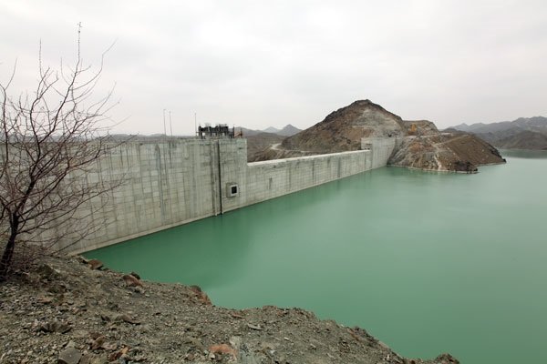 چالش آب در تهران؛ مصرف غیرمتعارف، سدهای خالی و راهکارهای مقابله با آن