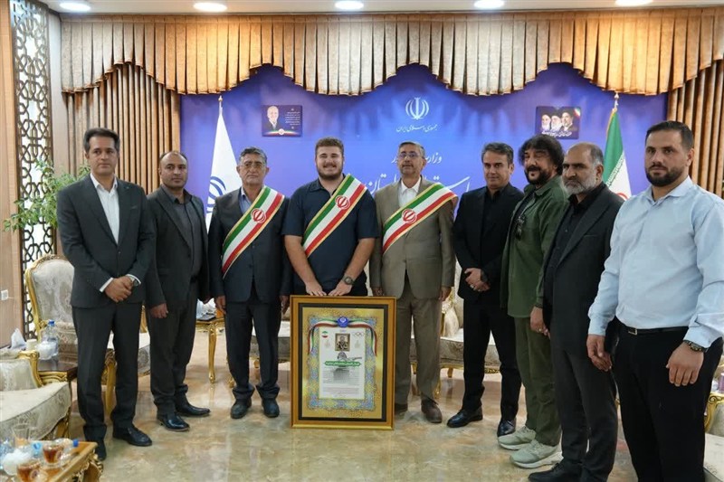 دیدار استاندار لرستان با دارنده نخستین سهمیه المپیک تیراندازی ایران