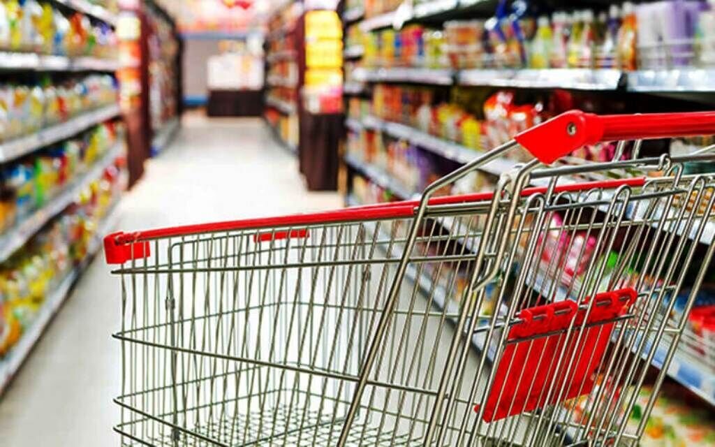 فعالیت کامل فروشگاه‌ها از فردا؛ ذخایر کالاهای اساسی مکفی است