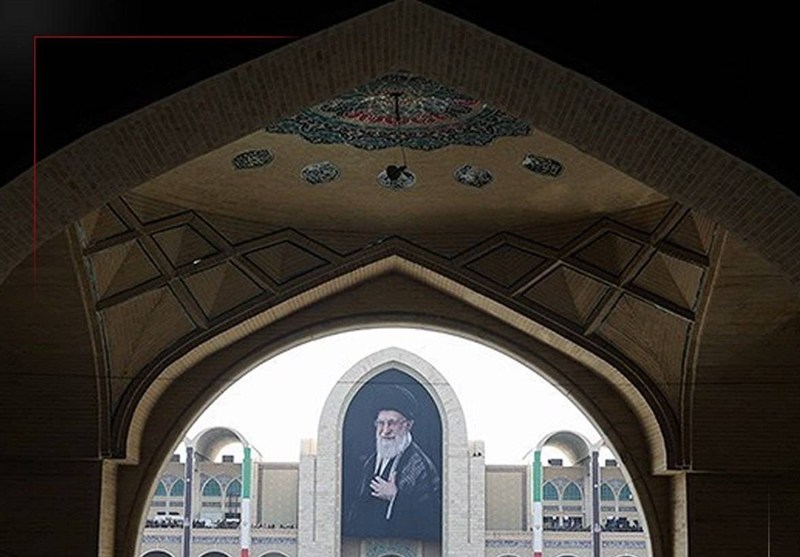 ببینید| حیاط اصلی مصلی ساعاتی پیش از اقامه نماز تکمیل شد