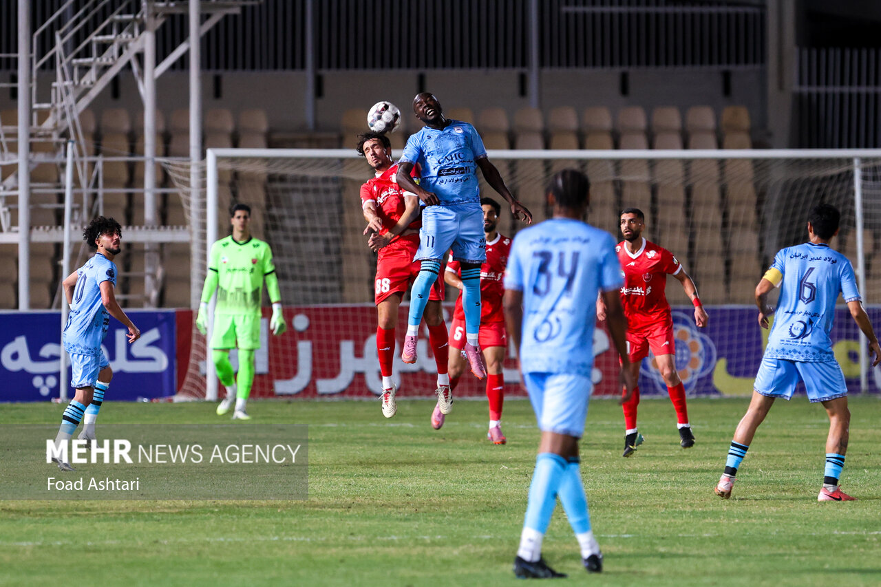 پرسپولیس و چادرملو در نیمه اول به تساوی رسیدند
