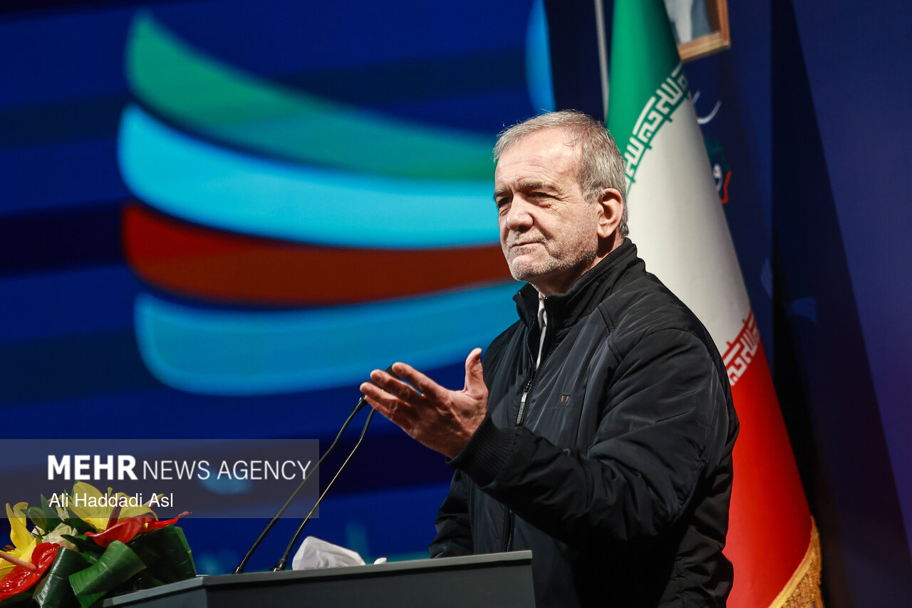 پزشکان: کتاب خواندن مسیر رشد فکری و شکل گیری شخصیت انسان است