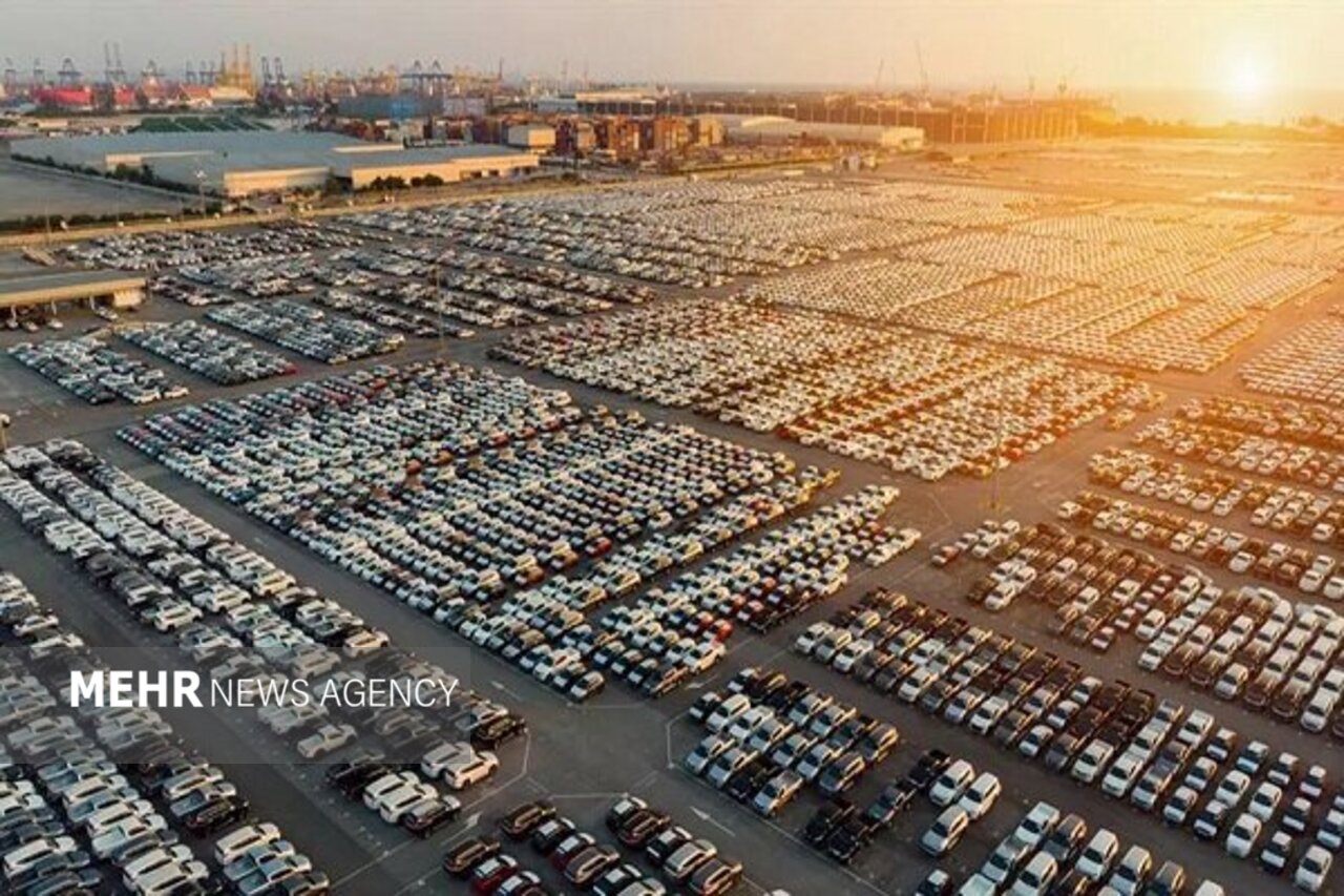 نوسان قیمت خودرو در یک ماه گذشته؛ کدام خودرو گران شد؟+ جدول