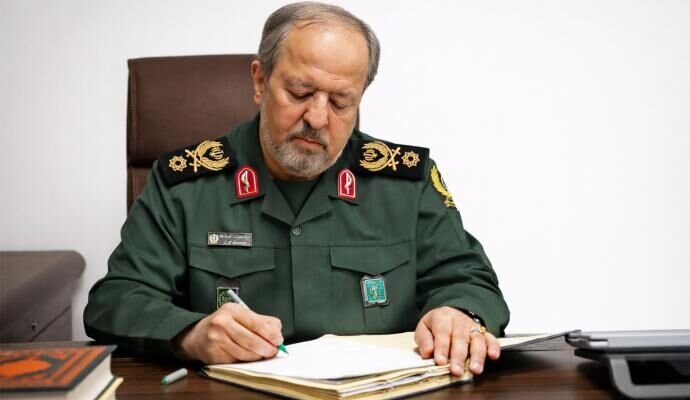پیام تبریک سرپرست وزارت دفاع در پی انتصاب فرماندهان جدید نیروهای مسلح
