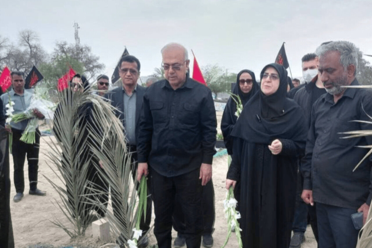 حضور سخنگوی دولت در مدرسه شجره طیبه میناب