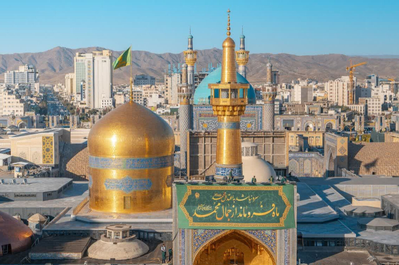 حرم مطهر امام رضا(ع)؛ از حضور زوج های جوان تا اهل سنت