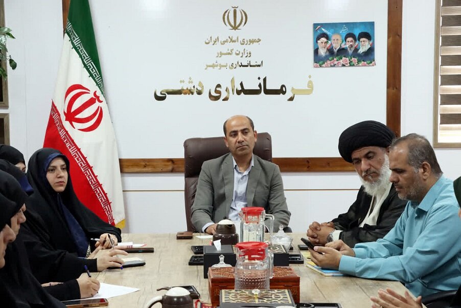 فرماندار دشتی: نگاه فرهنگی باید به متن زندگی مردم وارد شود