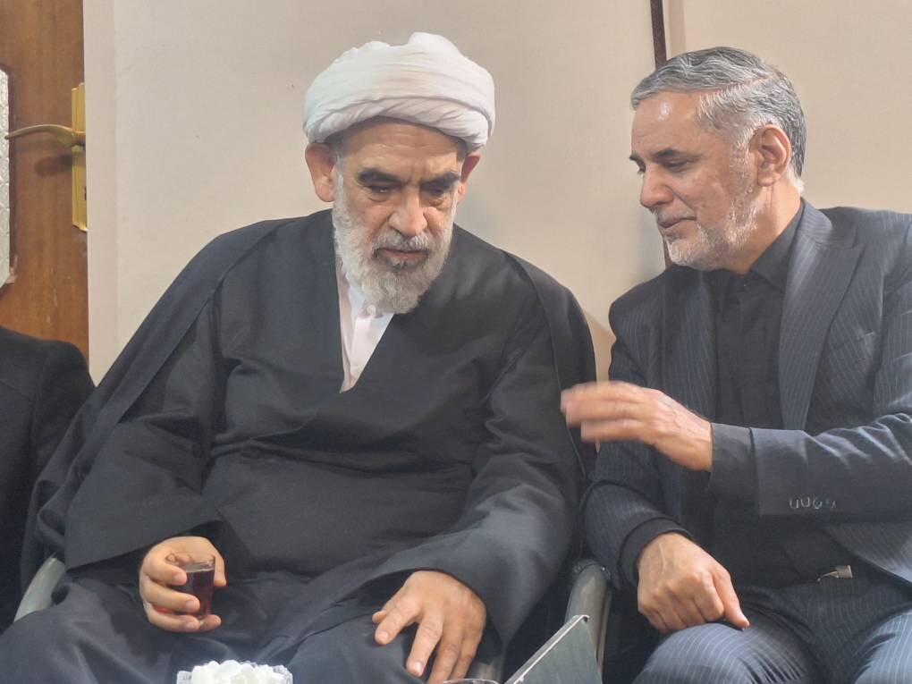 آیت الله قمی: رفتن آیت الله محمودی ضایعه حوزه های علمیه است