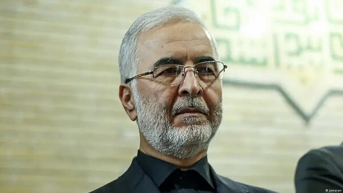ادای احترام مومنی به شهدا و بنیانگذاران پاکستان