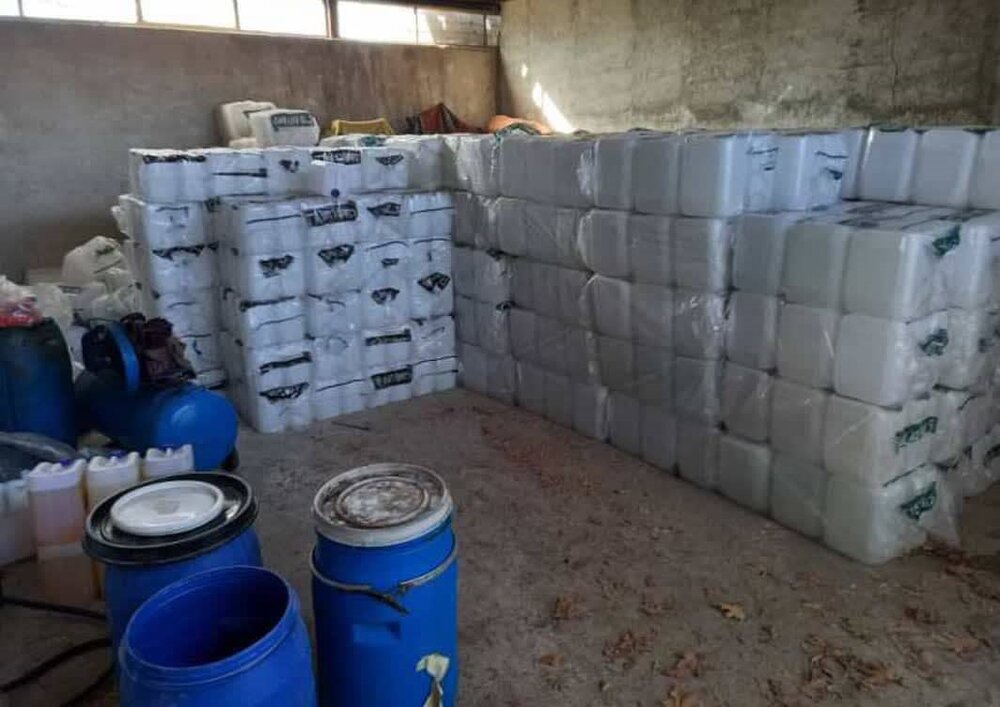 ۷۴۰۰ لیتر روغن موتور تقلبی در شهریار کشف شد