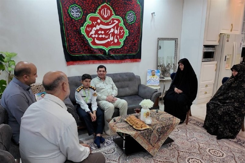 مخبر: دل نیروهای مسلح ما برای امنیت ایران می‌تپد