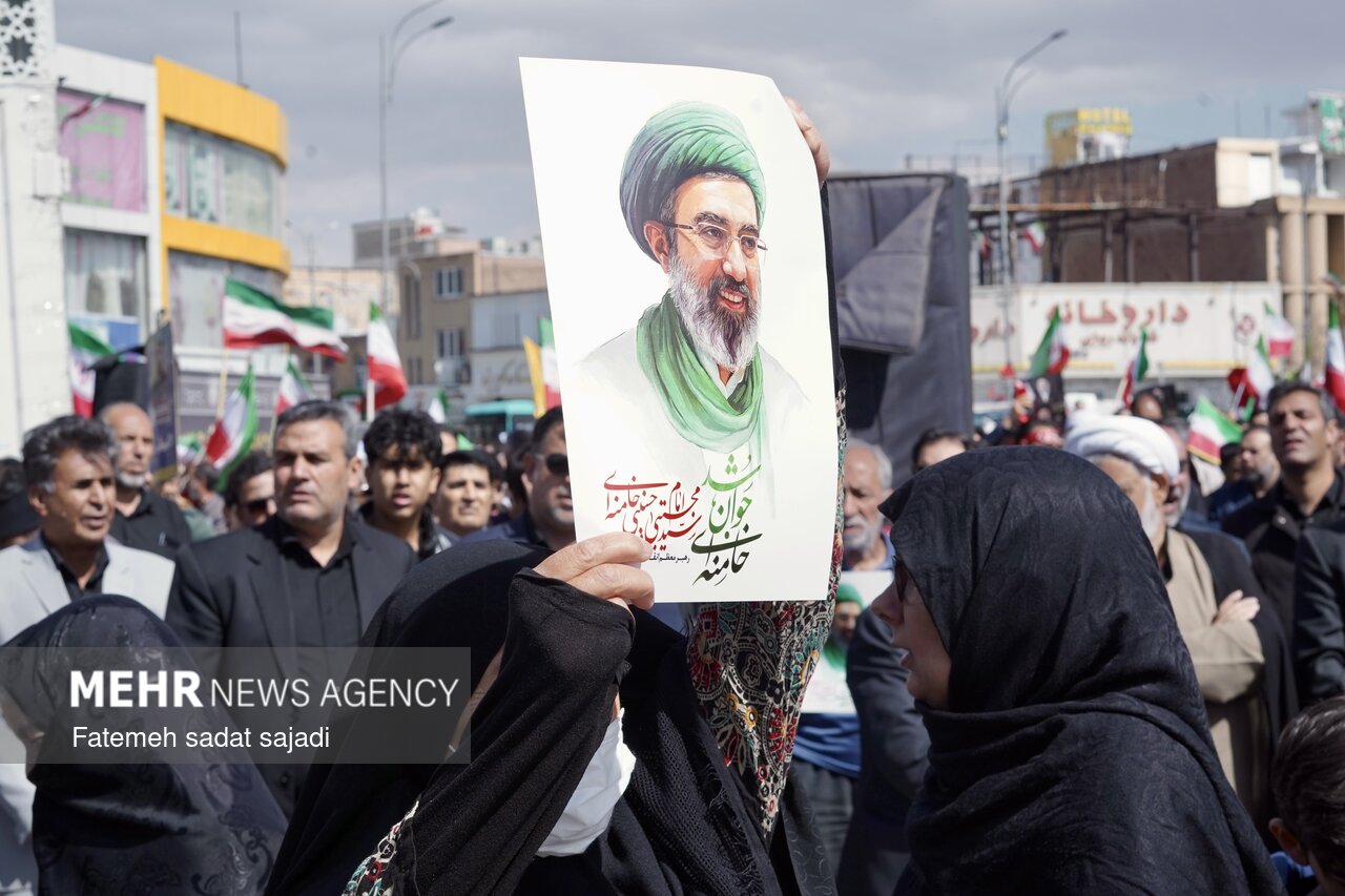 بیانیه فارغ التحصیلان مدرسه علوی در بیعت با آیت الله سیدمجتبی خامنه ای