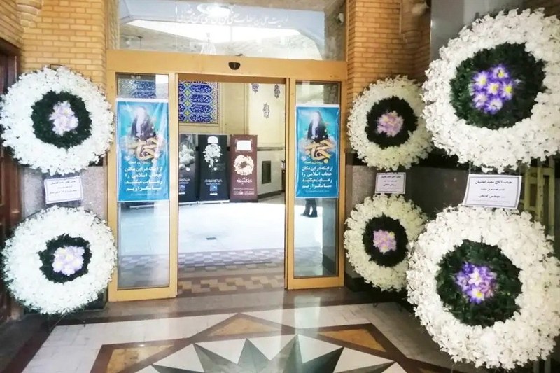 برای مراسم ختم و عرض تسلیت چی ببریم؟ 6 انتخاب محترمانه و مناسب