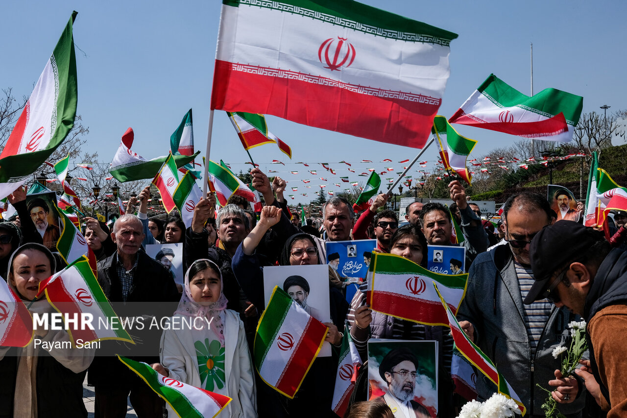مدیرعامل بانک تجارت روز «جمهوری اسلامی ایران» را تبریک گفت