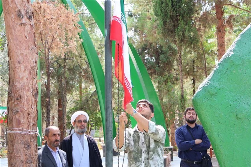 پرچم ایران؛ نخستین قاب آغاز سال تحصیلی در دانشگاه ملی مهارت سمنان