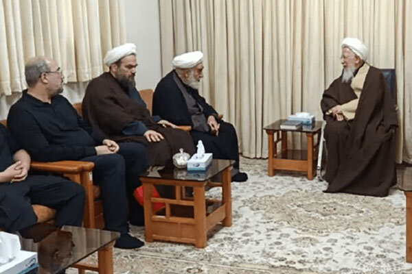 دیدار رئیس دفتر رهبر شهید انقلاب اسلامی با آیت‌الله جوادی آملی