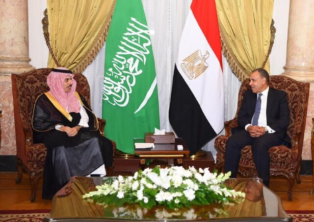 رایزنی وزیران خارجه سعودی و مصری درباره تنش نظامی میان ایران و آمریکا و تحولات منطقه