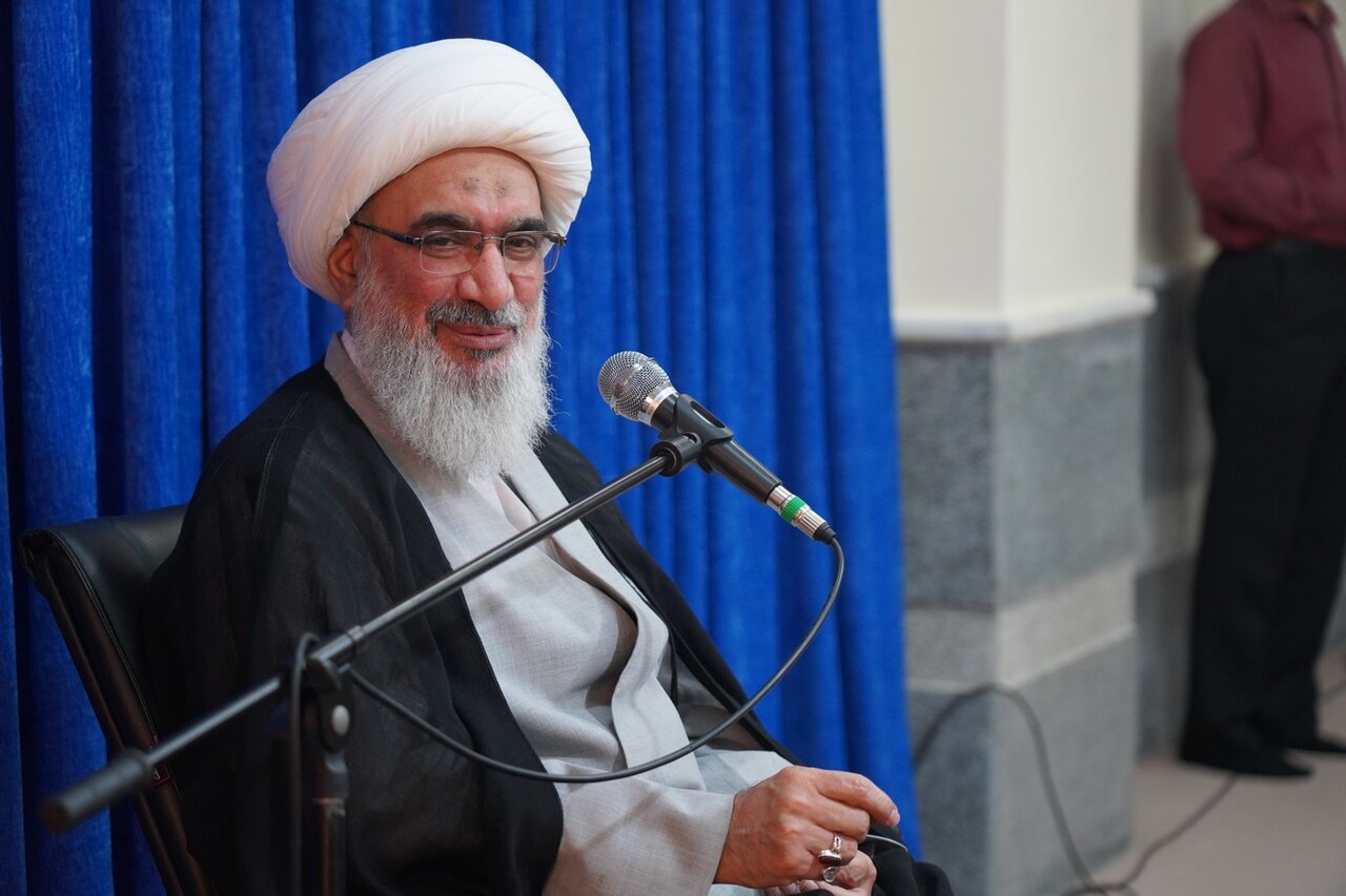 آیت الله صفایی بوشهری: ظرفیت های بوشهر روایت شود