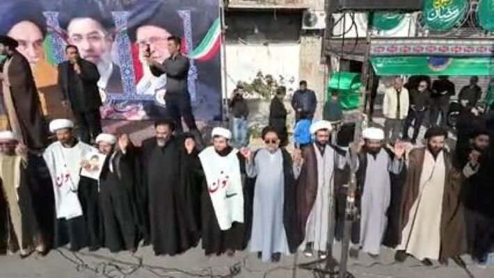قرائت دعای وحدت در مراسم بیعت مردم بوشهربا آیت الله سید مجتبی خامنه ای