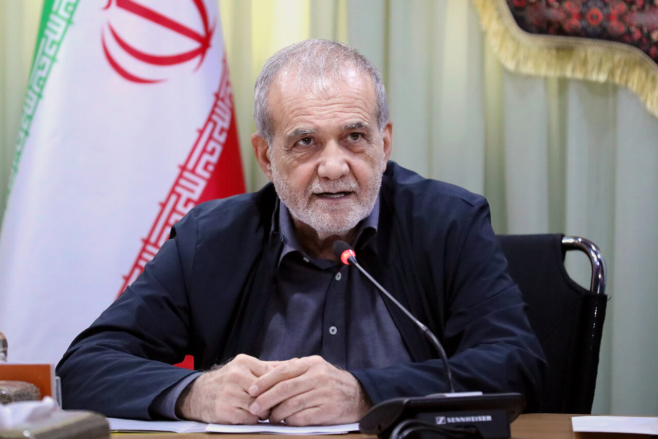 پزشکیان: دولت با همه ظرفیت های خود در کنار فعالان اقتصادی است