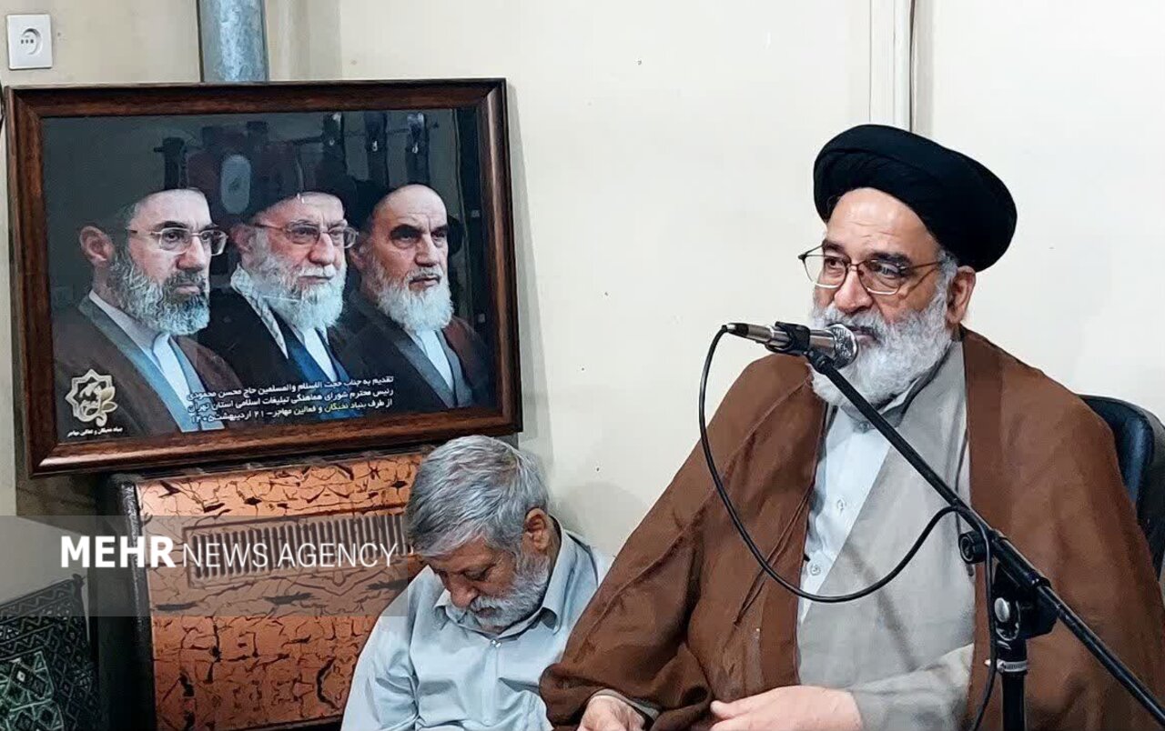 محمودی: «دلم با خداست» بدون رکوع و سجده به جایی نمی‌رسد