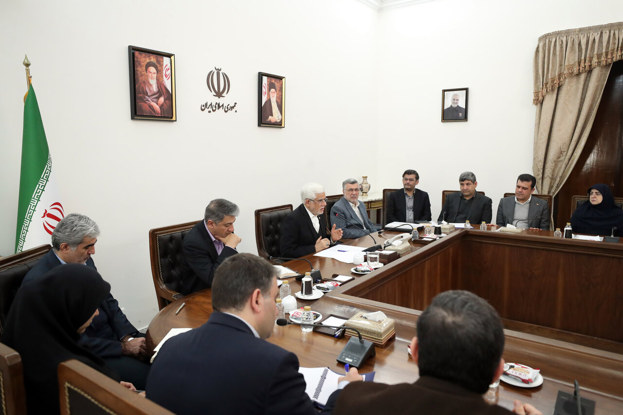 قدردانی عارف از خدمات کادر پزشکی به مصدومان و حادثه دیدگان دیماه