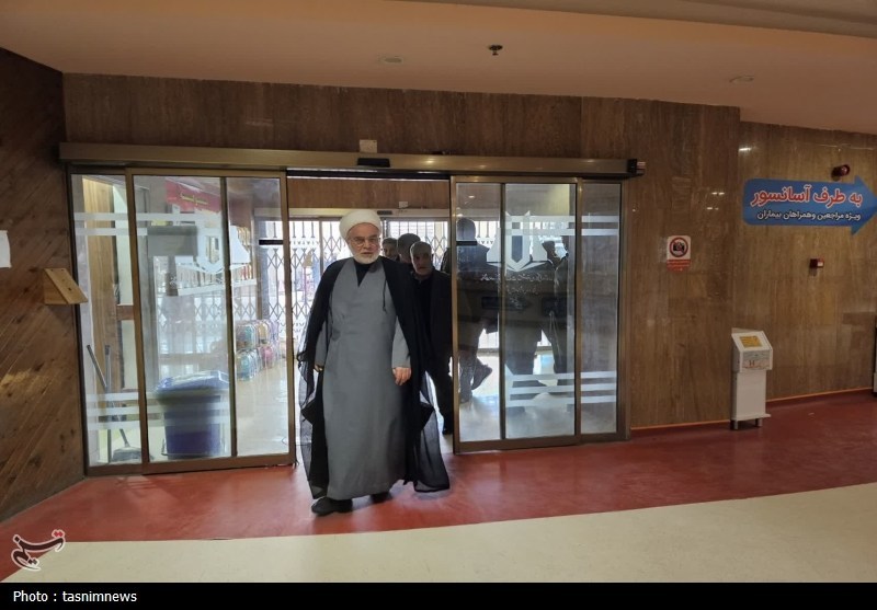 قدردانی‌ میدانی نماینده ولی‌فقیه در کردستان از کادر درمان+تصاویر