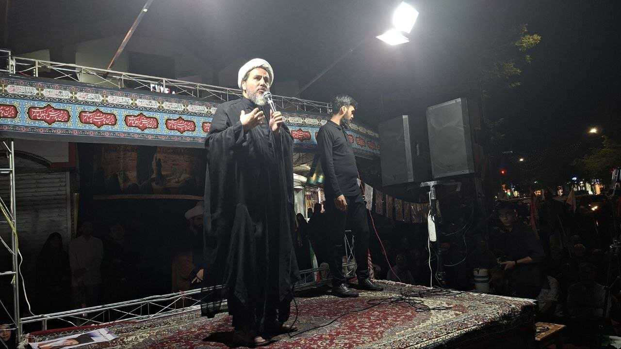 حضور مسئول جبهه مردمی زیست عفیفانه کشور در اجتماع شبانه مشهد