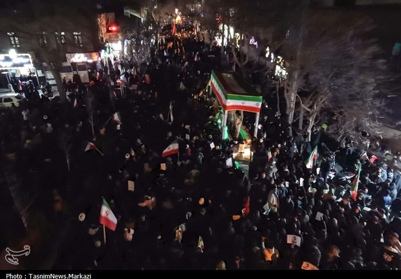 وداع تلخ همکلاسی‌ها با "پارسا دهقان" شهید 7 ساله اراکی+عکس