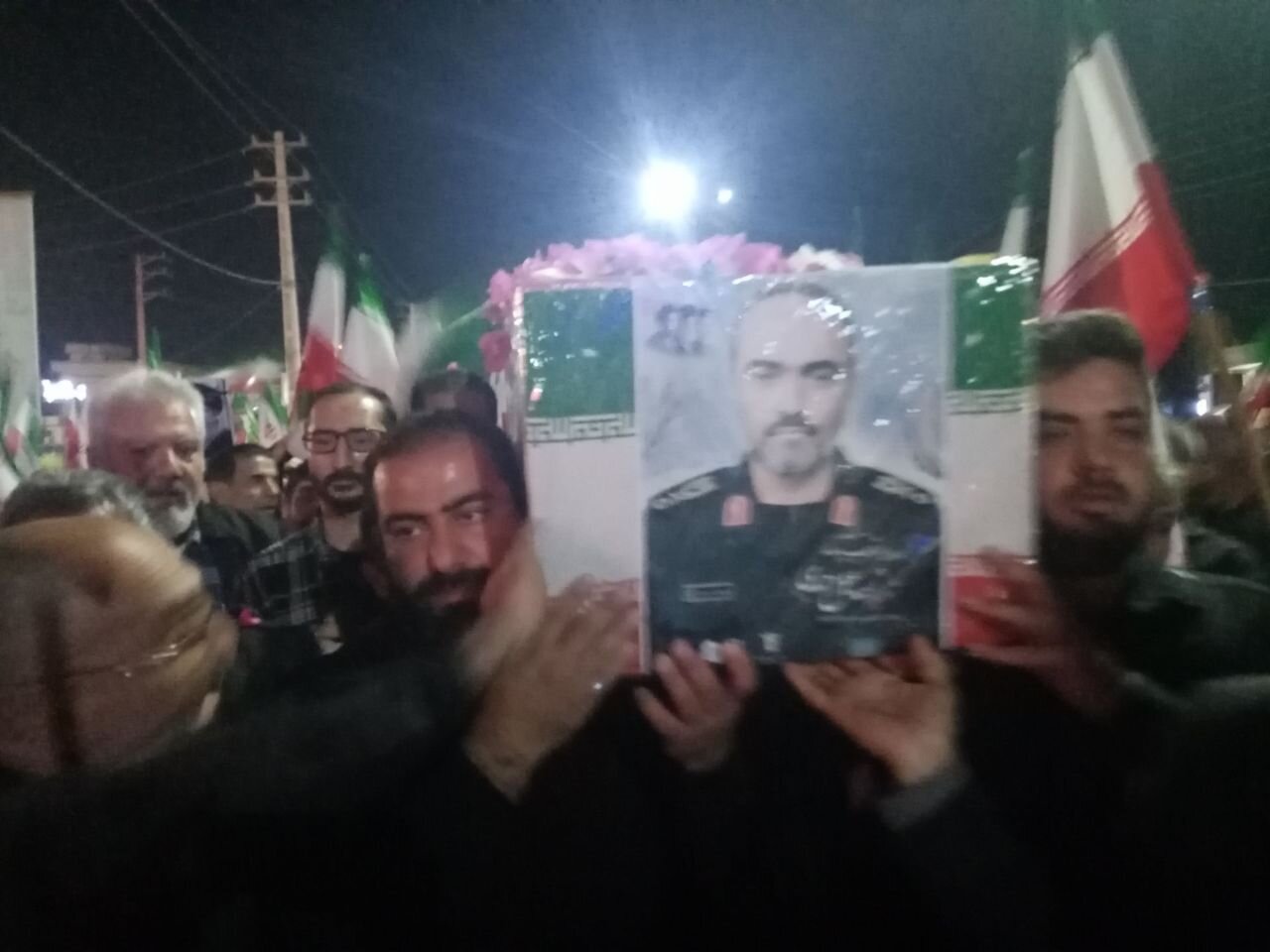 تشییع باشکوه پیکر شهید سردار اسماعیل احمدی در آب‌پخش