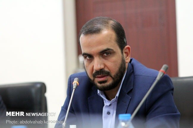 افزایش تدریجی حقوق در سال آینده منتفی نیست