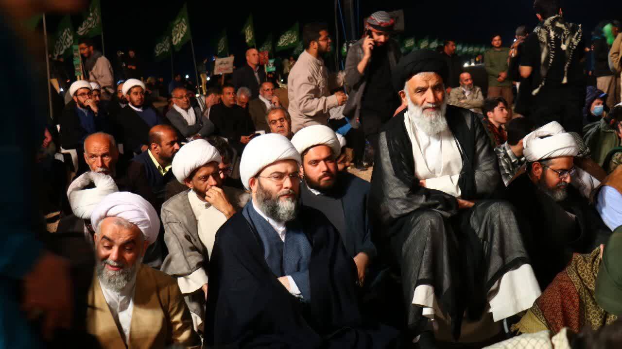 رئیس سازمان تبلیغات اسلامی به جمع راهیان نور در شلمچه پیوست
